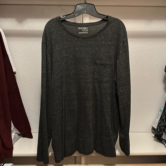 Old Navy Classic Long Sleeve T-Shirt with Front Pocket - Picture 1 of 1